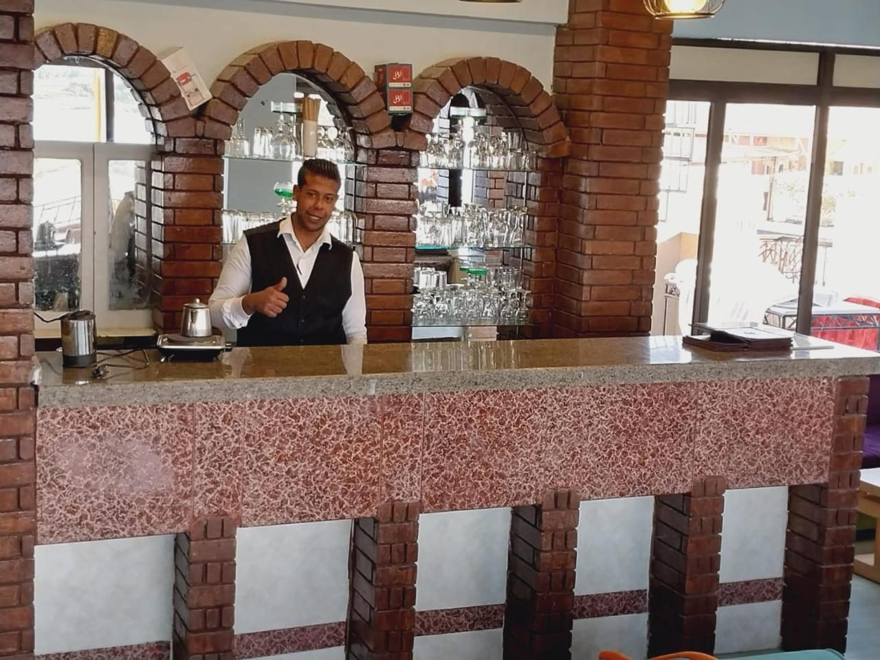 Merry Land Hotel & Roof Top Nile Restaurant Luxor Kültér fotó