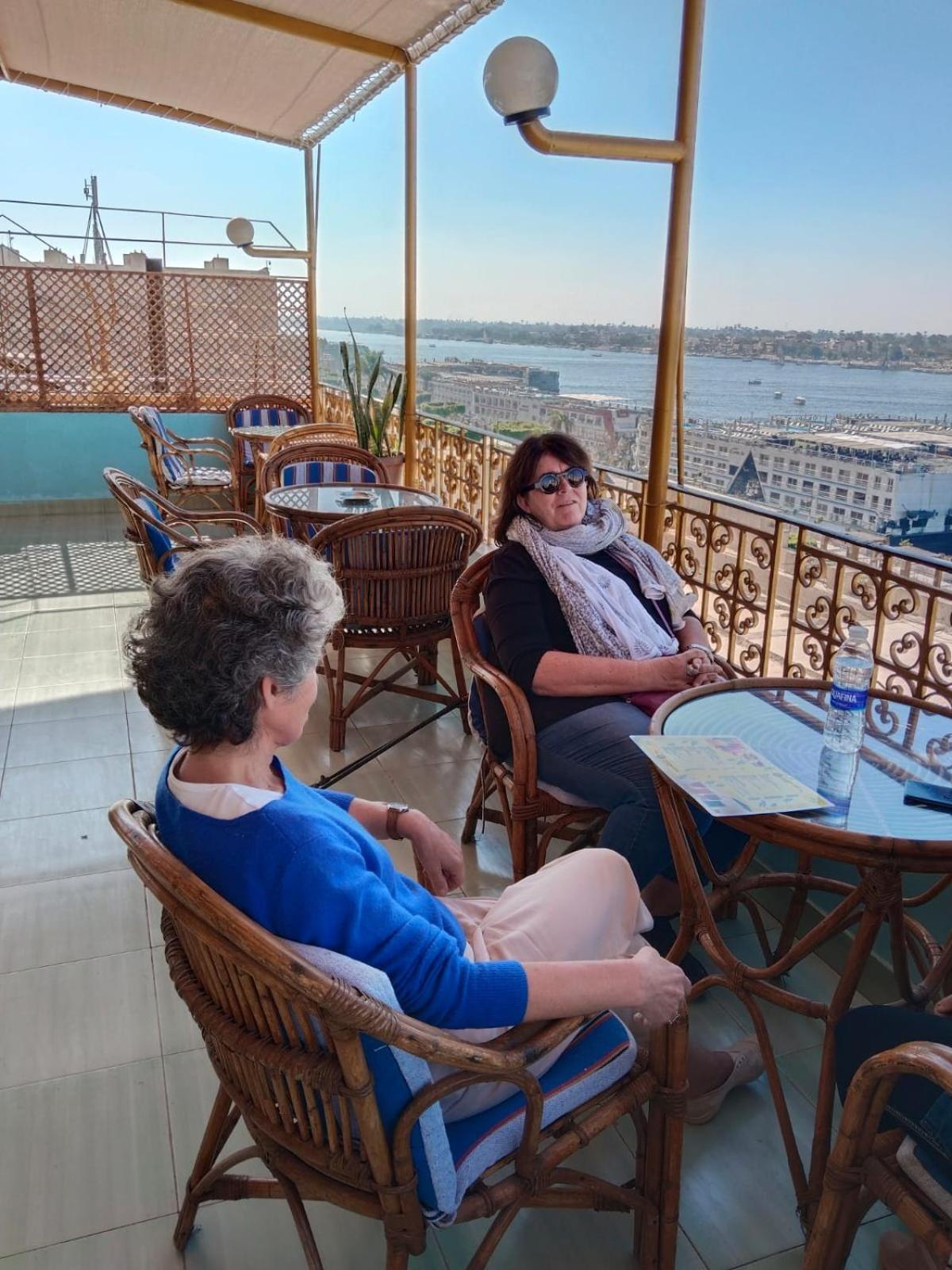 Merry Land Hotel & Roof Top Nile Restaurant Luxor Kültér fotó
