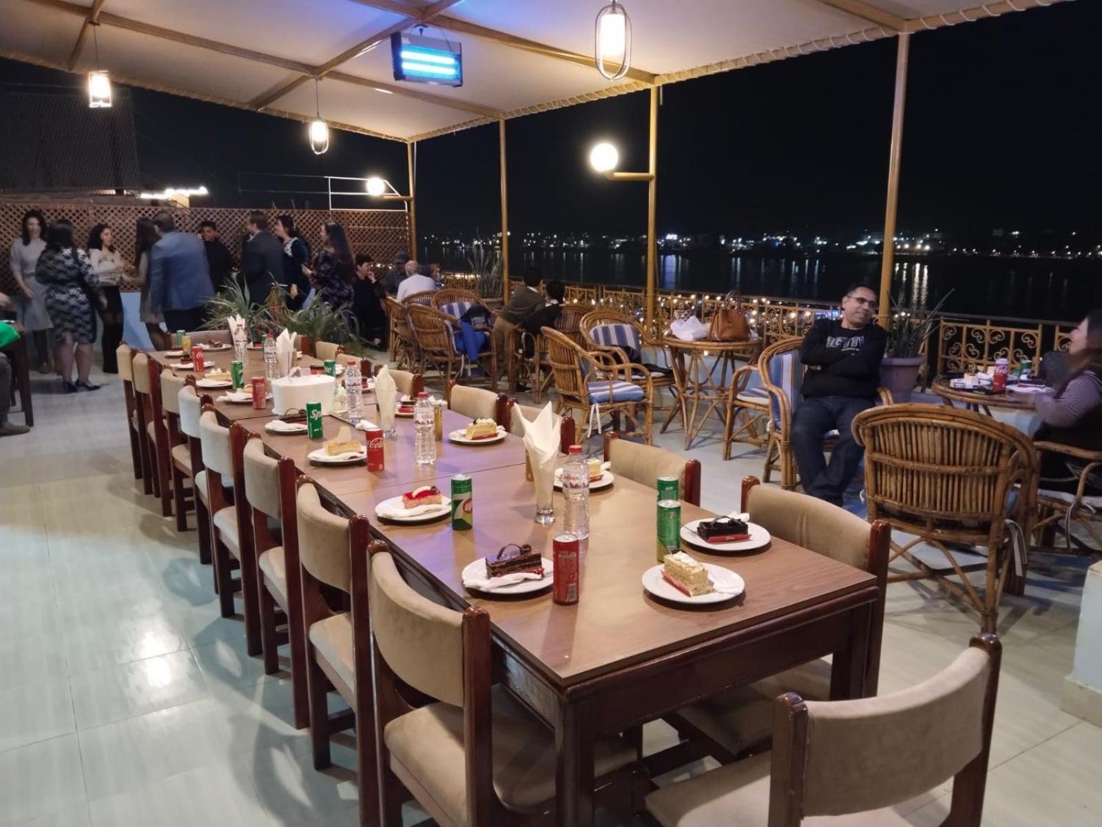 Merry Land Hotel & Roof Top Nile Restaurant Luxor Kültér fotó