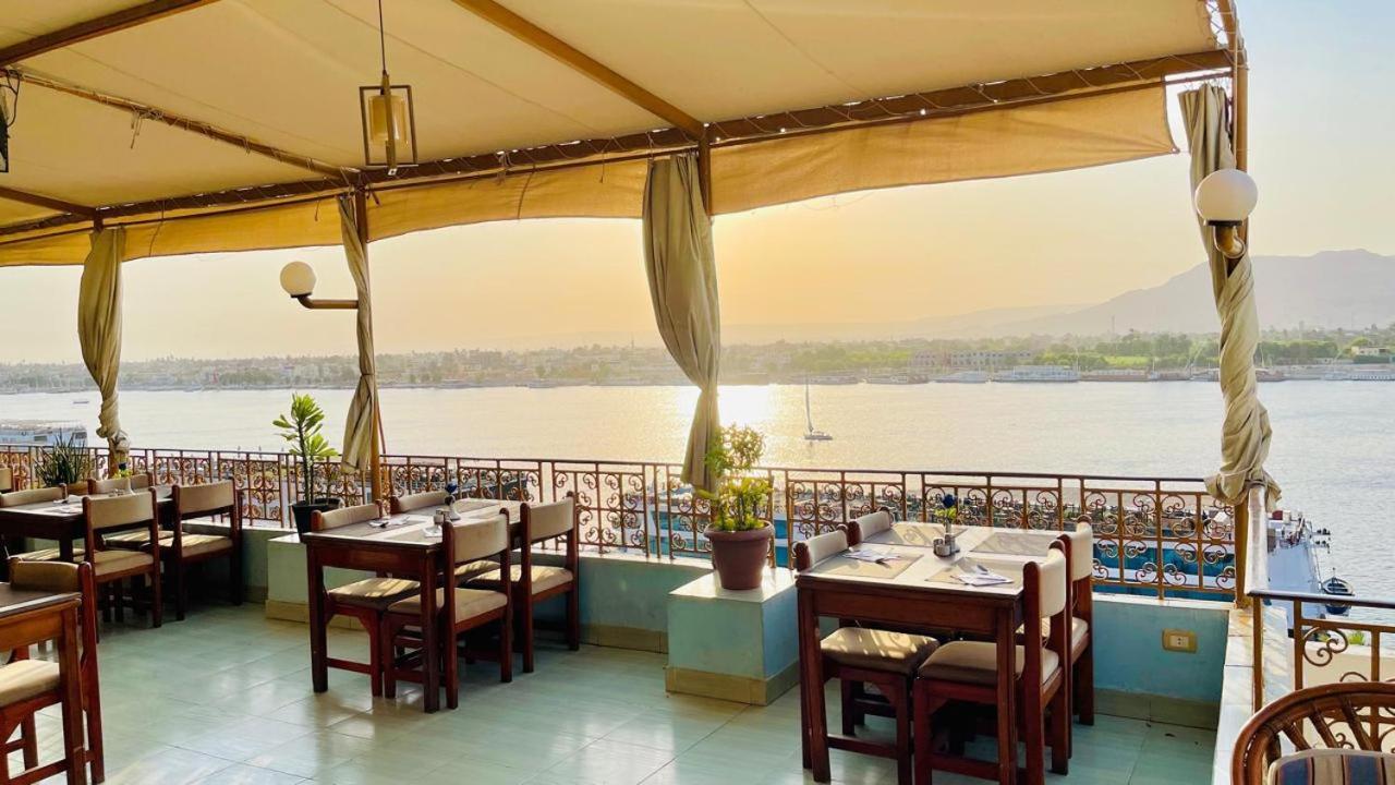 Merry Land Hotel & Roof Top Nile Restaurant Luxor Kültér fotó