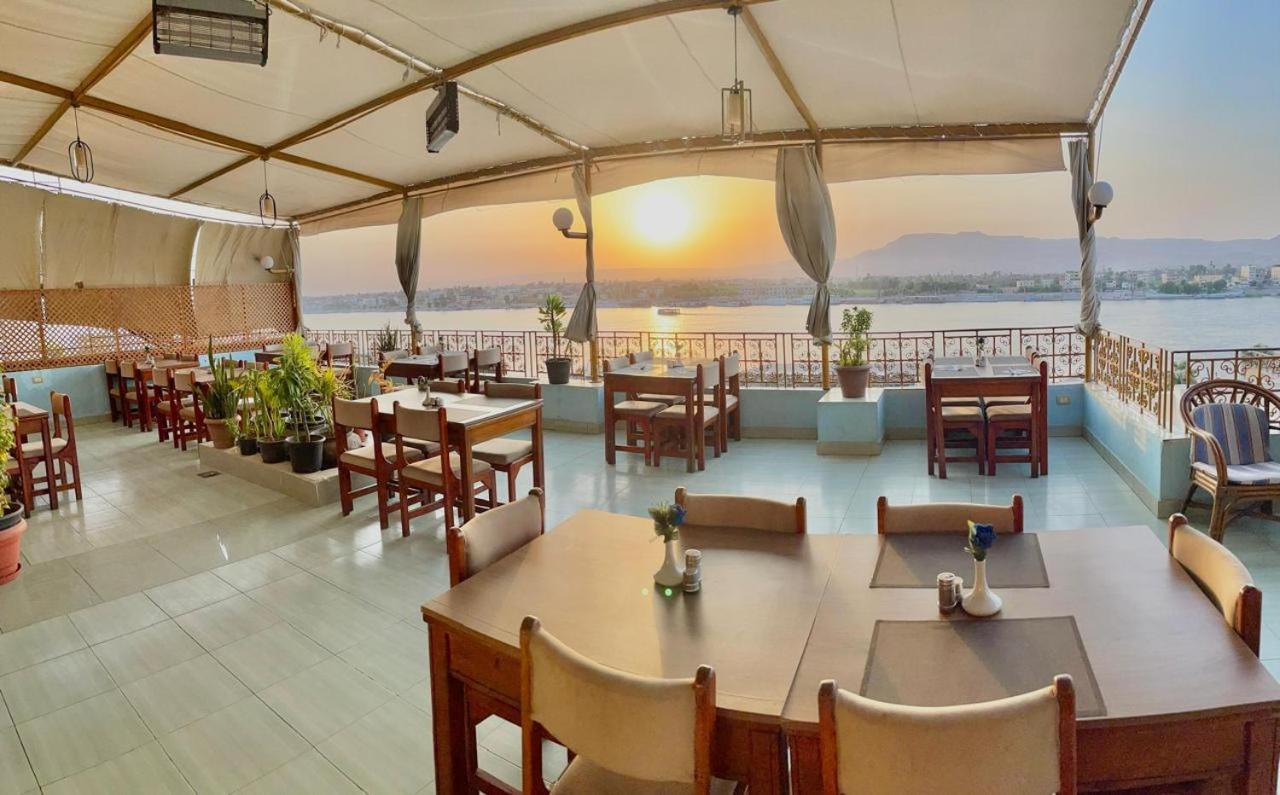 Merry Land Hotel & Roof Top Nile Restaurant Luxor Kültér fotó
