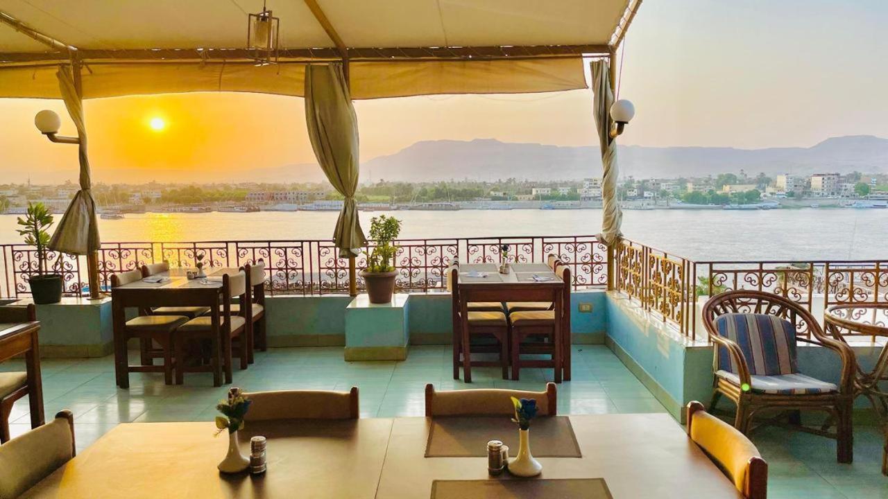 Merry Land Hotel & Roof Top Nile Restaurant Luxor Kültér fotó