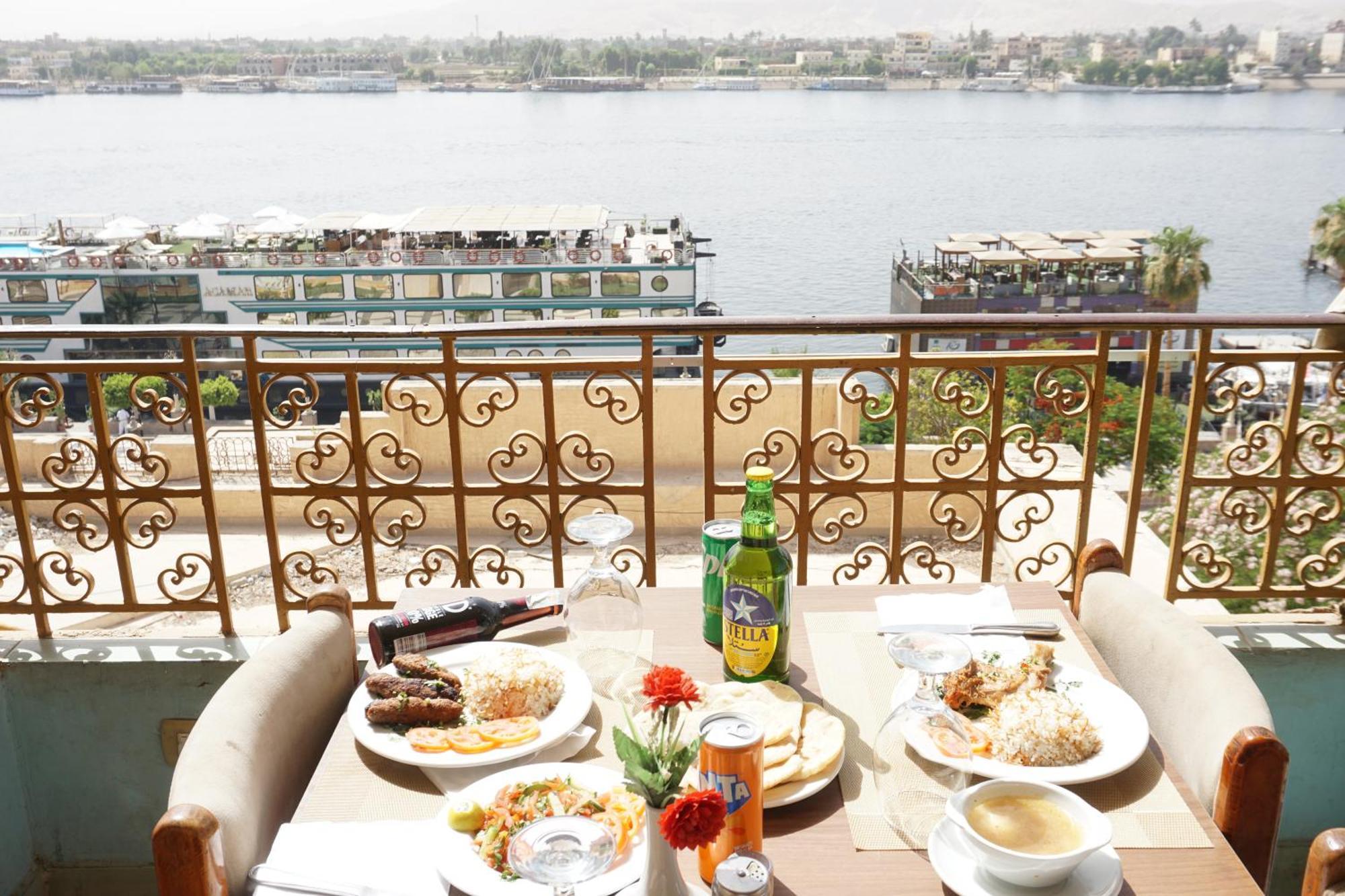 Merry Land Hotel & Roof Top Nile Restaurant Luxor Kültér fotó